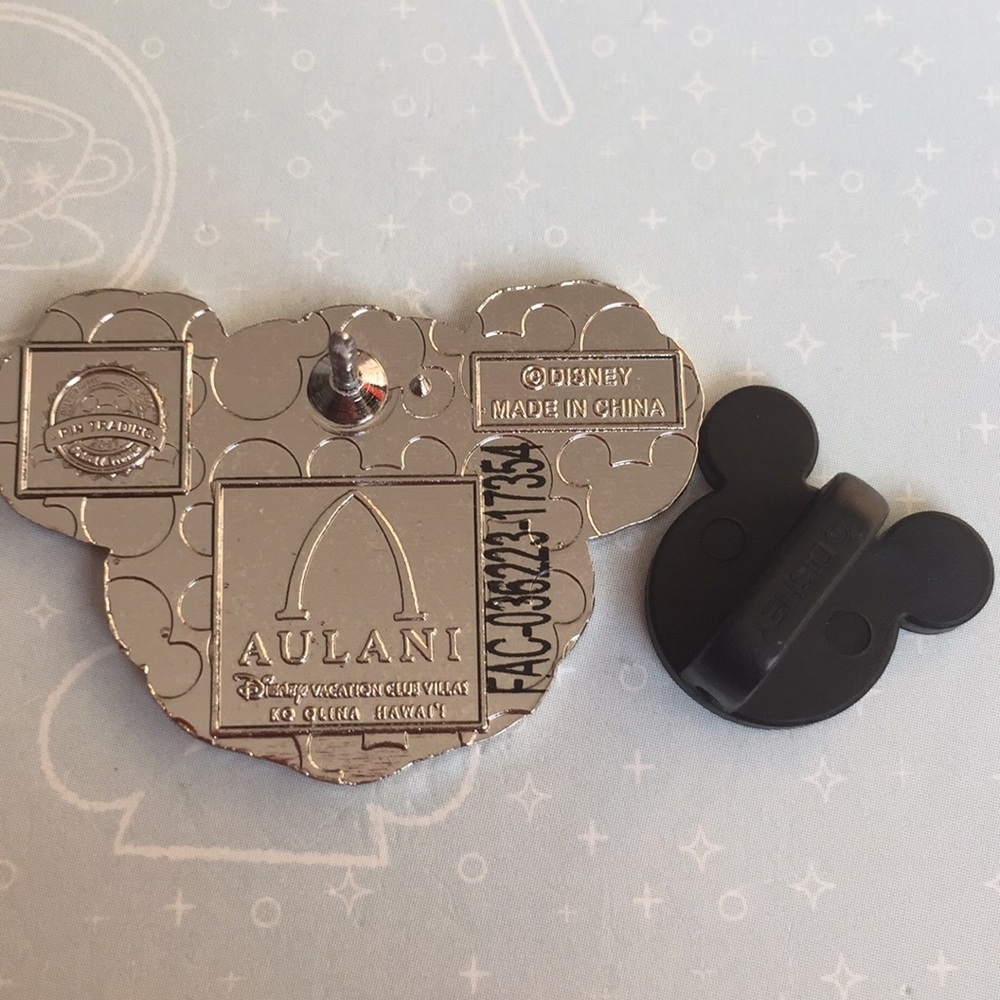 Disney Parks Aulani Duffy Bear Emoji Pin - Picture 3 of 5